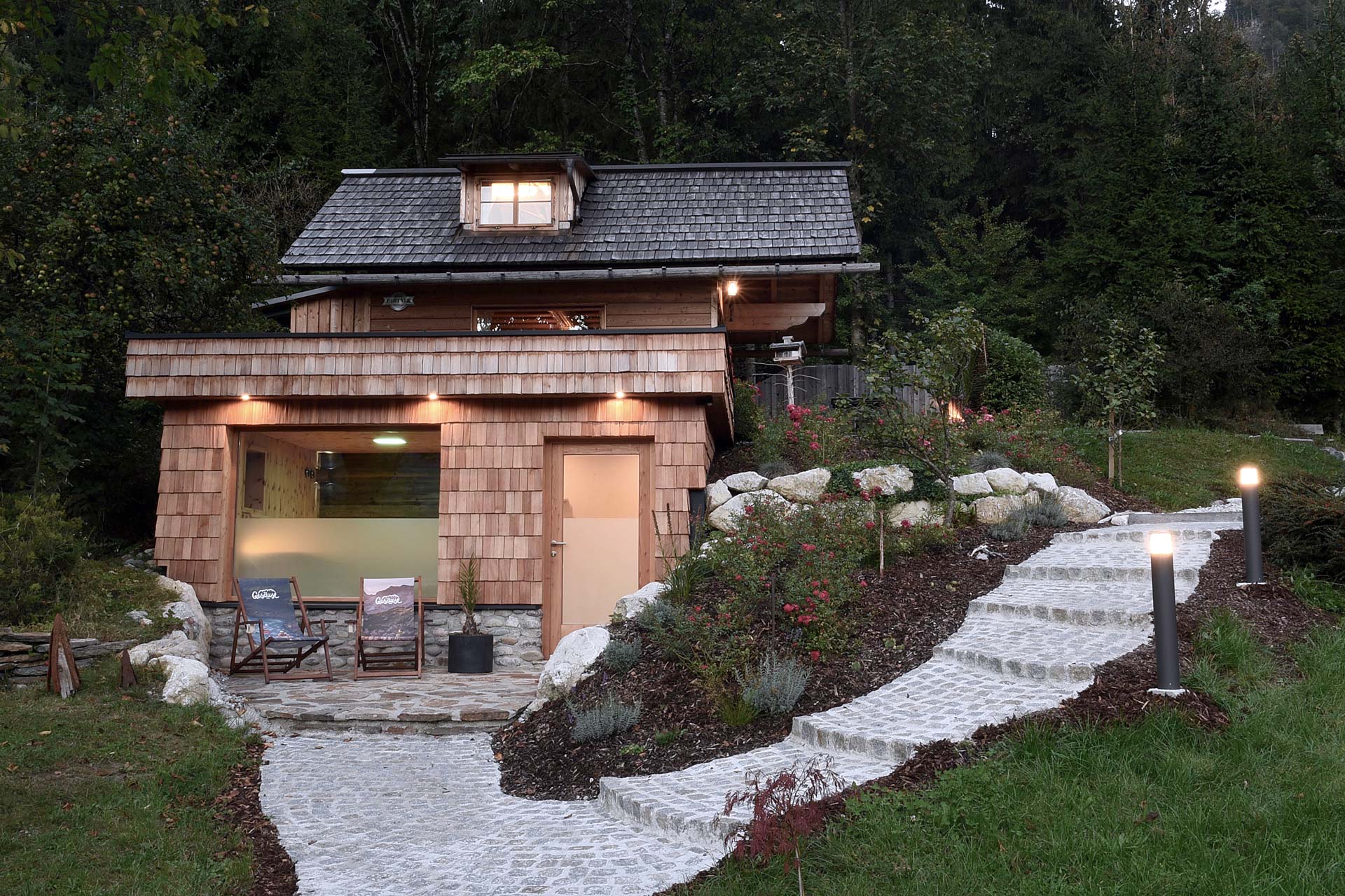 Exklusive Panoramasauna mit Blick auf die Berge